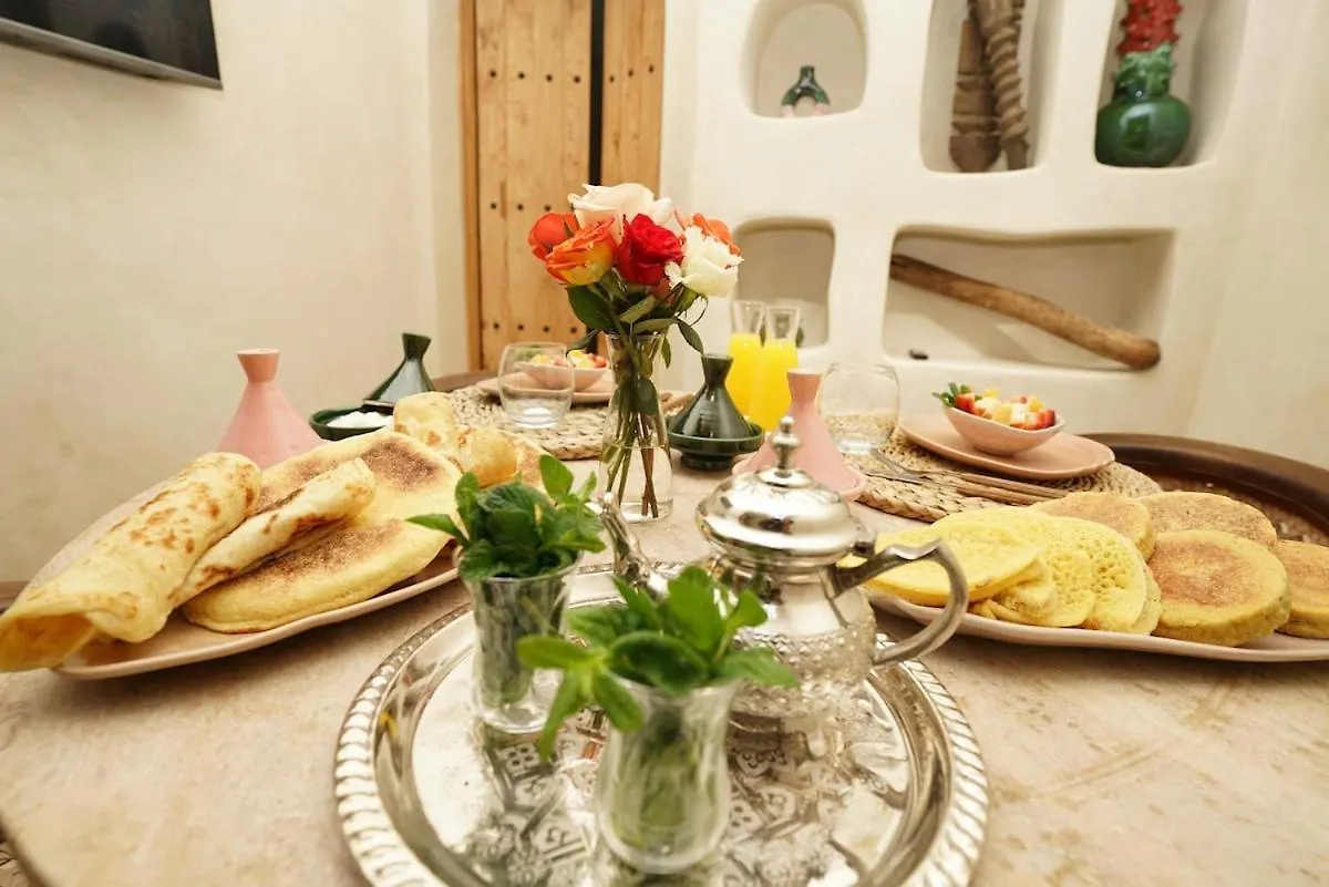 Riad Casa Lea - Bassin Chauffe - Petits Dejeuners Marrakesh